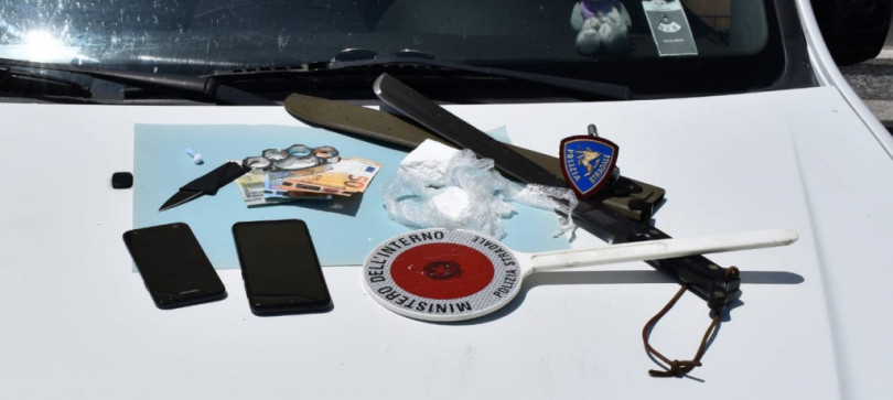 A luci spente di notte in autostrada: arrestato dalla Polizia un corriere della droga